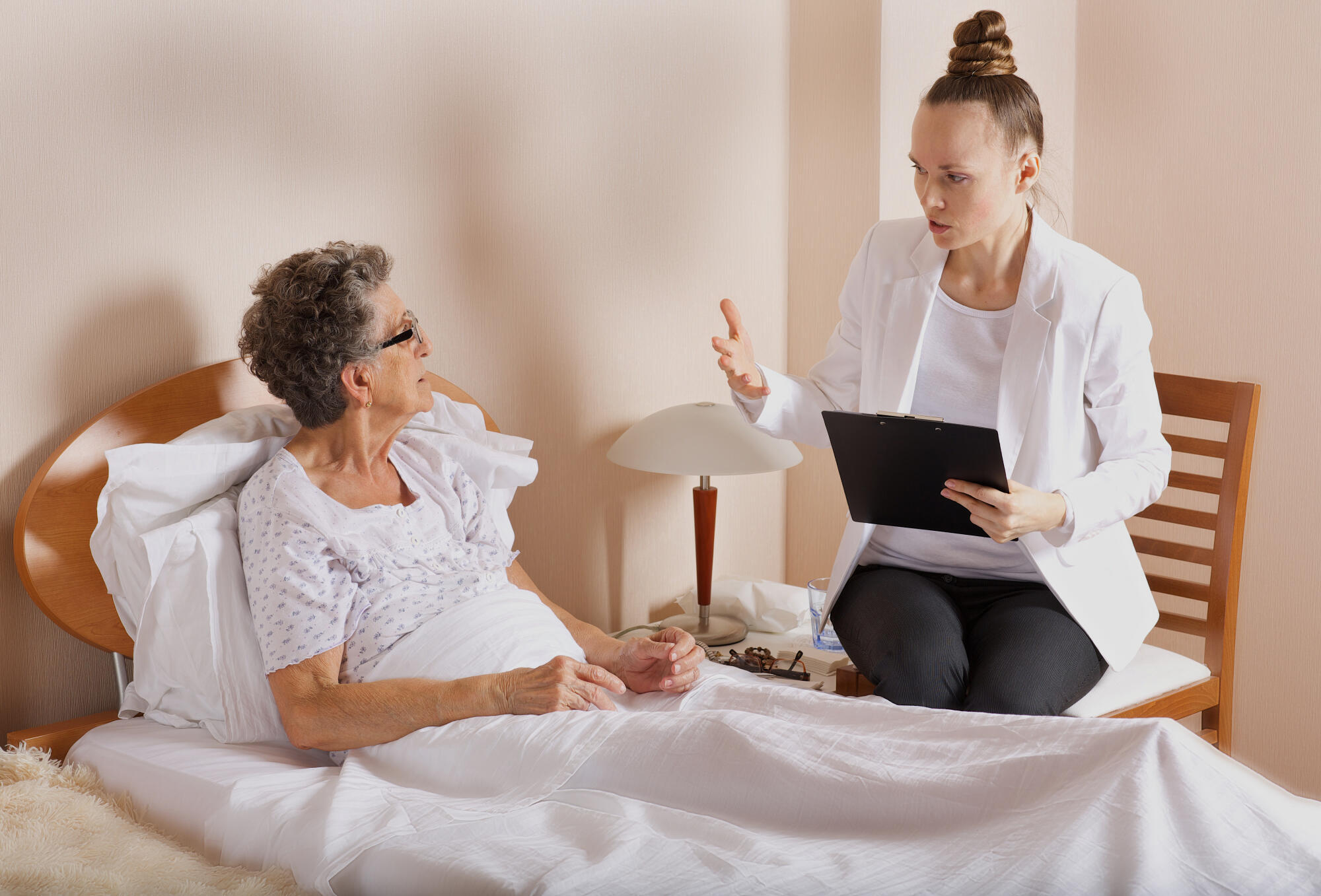 Memory Care Lexington, KY: Encouraging Expression Through Music and Story